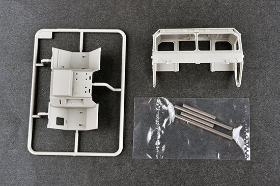 Збірна модель 1:35 вантажівка M1120 HEMTT Load Handing System (LHS) Trumpeter 01053