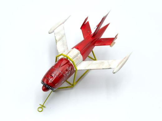 Assembled model 1/48 Q-2A (AQM-34B) Firebee drone with cart (1 plane and cart) ICM 48400