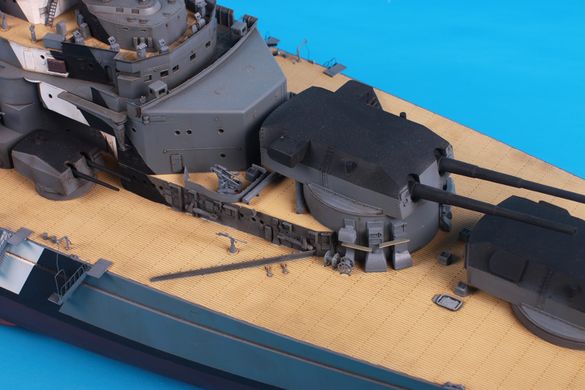 Збірна модель 1/200 німецький лінкор Бісмарк Battleship Bismarck 1941 Trumpeter 03702