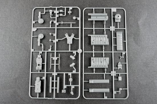 Сборная модель 1:24 немецкий пикирующий бомбардировщик Ju-87B-2 Trumpeter 02421