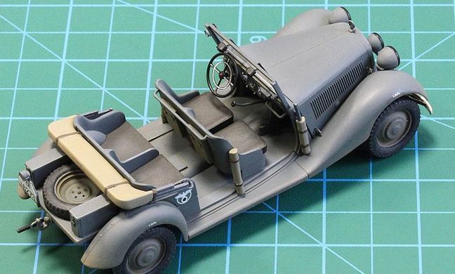 Збірна модель 1:35 німецький військовий автомобіль Polizei-Kubelsitzwagen ab 1937 MASTER BOX 35101