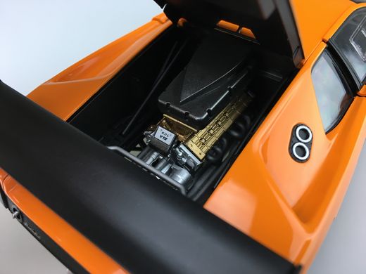 Збірна модель 1/24 автомобіля Lamborghini Diablo GTR Aoshima 01069