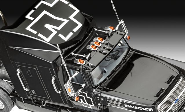 Сборная модель трейлера 1:32 Rammstein Tour Truck Gift Set Revell 07658