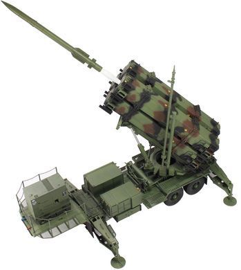 Збірна модель 1:35 стартова станція M901 і MIM-104F Patriot PAC-3 R.O.C. Патріот AFV Club AF35S93