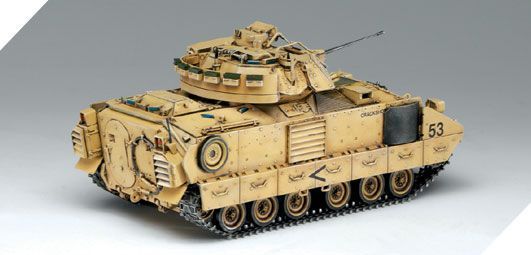 Збірна модель 1:35 бойова машина M2A2 Bradley OIF Academy 13205