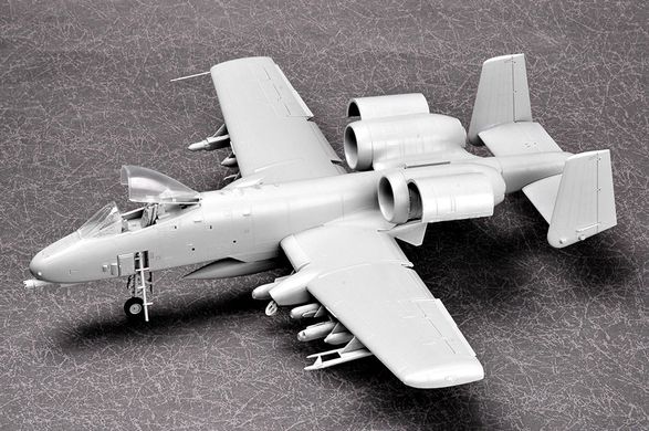 Збірна модель 1/48 живучий і універсальний літак А-10А "Thunderbolt" II Громовержець HobbyBoss 80323