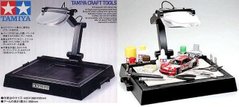 Рабочий стенд для сборки и покраски моделей с линзой и лампой Tamiya 74064