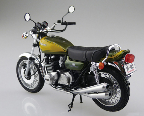 Сборная модель 1/12 мотоцикл Kawasaki 900 Super 4 Model Z1 1973 Aoshima 06266