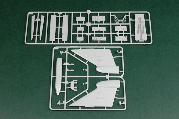 Assembled model 1:48 aircraft EF-111 Raven Hobby Boss 80352