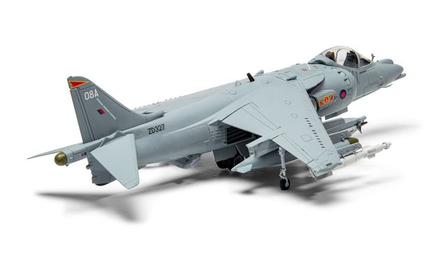 Prefab model 1/72 BAe Harrier GR.9 jet Airfix A55300A starter kit
