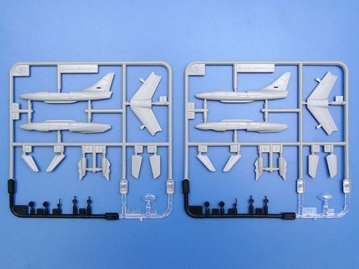 Assembly model 1:350 ship U.S.S Nimitz CVN68 Aircraft Carrier 1975 Trumpeter 05605