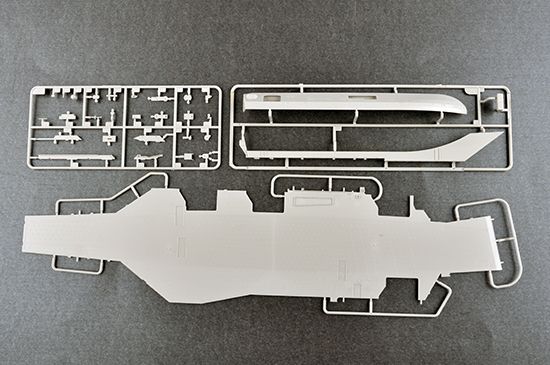 Сборная модель 1/700 авианосец ВМС США USS John F. Kennedy CV-67 Trumpeter 06716