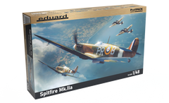 Сборная модель 1/48 самолета Spitfire Mk.IIa Profipack edition Eduard 82153
