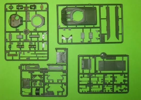 1:72 scale model kit: M4A1 tank with 4.5-inch rocket launcher (UM 224)