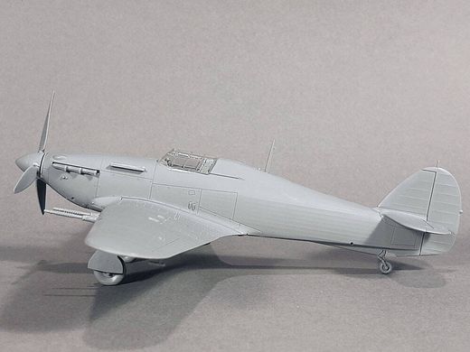 Сборная модель 1/72 винтовой самолет Hurricane Mk IIc Expert Set Arma Hobby 70035