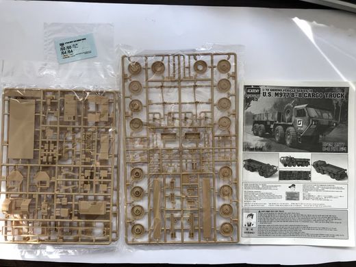 Assembly model 1/72 armored car U.S. M977 8x8 Cargo Truck Academy 13412