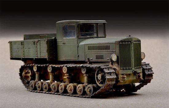 Збірна модель 1:72 артилерійський тягач Комінтерн Komintern Artillery Tractor Trumpeter 07120