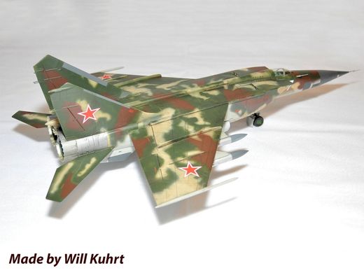 Prefab model 1/48 aircraft MiG-25 BM, Soviet strike aircraft ICM 48905