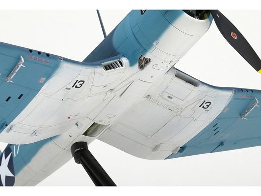Сборная модель 1/32 самолет Vought F4U-1 Corsair Tamiya 60324