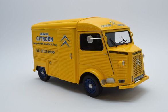 Prefab model 1/24 car Citroën HY 1957/1964 Heller 80744
