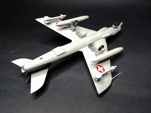Assembled model 1/72 aircraft Hawker 'Maveric Hunter' F.Mk.58 MisterCraft D-11