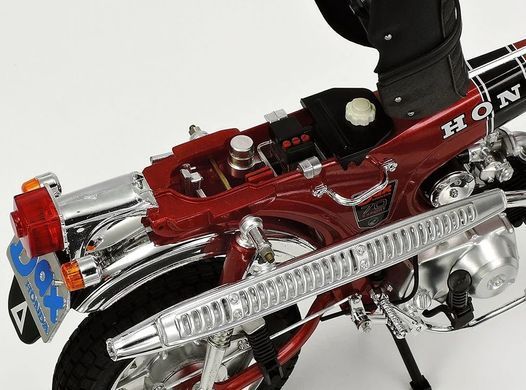 Збірна модель 1:6 мотоцикл Honda Dax Export 70 Tamiya 16002