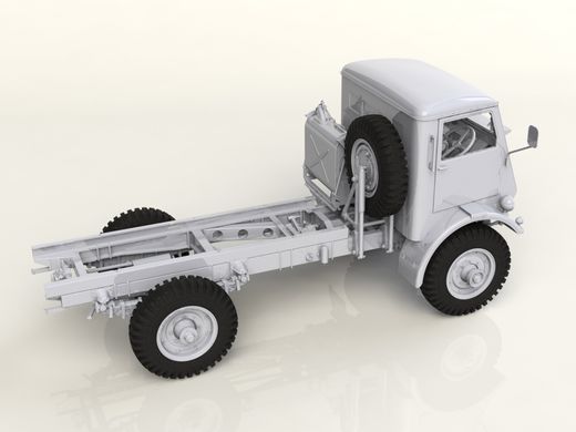 Збірна модель 1/35 Модель W.O.T. 8, Британський грузовий автомобіль 2СВ ICM 35590