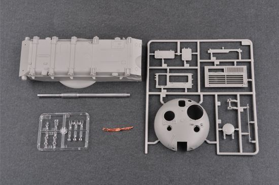 Збірна модель 1/35 танк Т-62 зразка 1975 року з розмінним плугом КМТ-6 Trumpeter 01550