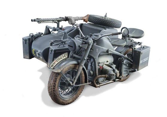 Збірна модель 1/9 німецький військовий мотоцикл з коляскою ZUNDAPP KS 750 Italeri 7406
