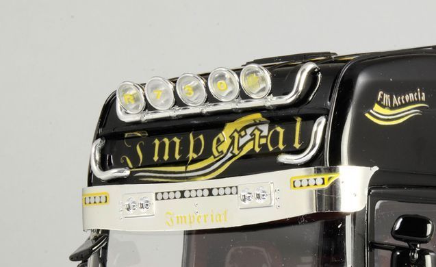 Збірна модель 1:24 вантажівка Scania R730 V8 &ldquo;Imperial&rdquo; Italeri 3883
