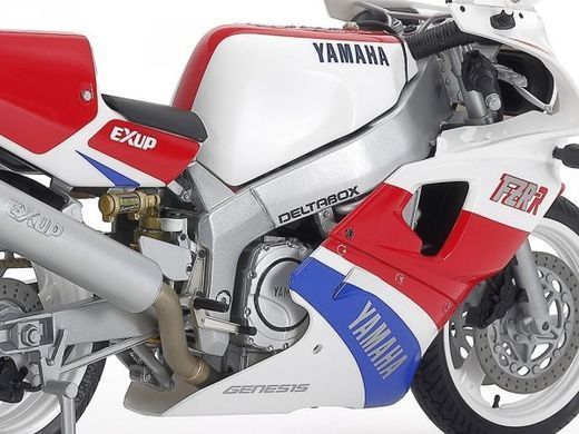 Збірна модель 1:12 мотоцикл Yamaha FZR750R (OW01) Tamiya 14058