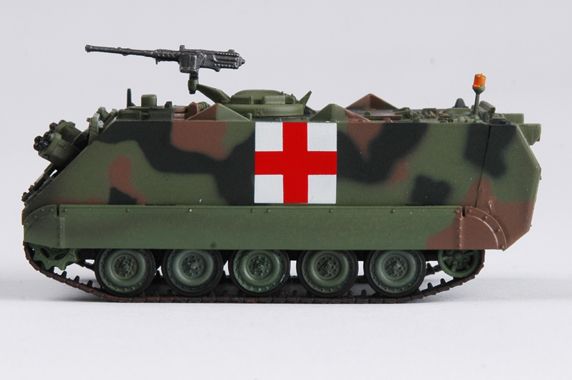 Собранная модель 1/72 M113A2 Армия США Красный Крест Easy Model 35007