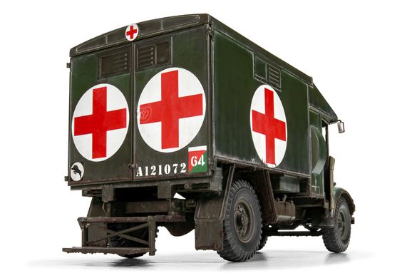 Сборная модель 1/35 грузовик скорая помощь Британской армии Austin K2/Y Airfix A1375