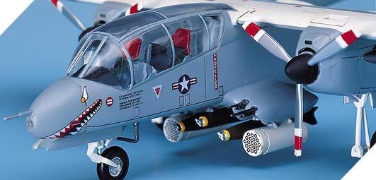 Сборная модель 1:72 штурмовик OV-10 Bronco Academy 12463