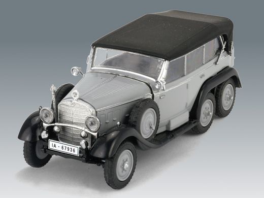 Prefab model 1/72 G4 (produced in 1935) with a soft top, German passenger car of World War 2