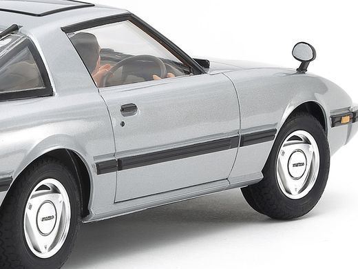 Сборная модель 1:24 автомобиль Mazda Savanna RX-7 Tamiya 24375