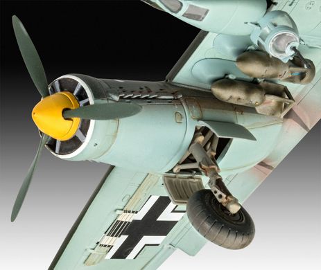 Assembled model 1/72 German fighter Junkers JU88 A-1 Battle of Britain Revell 04972