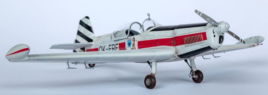 Збірна модель 1/48 гвинтовий літак Zlín Z-526AFS Akrobat ProfiPACK edition Eduard 82184