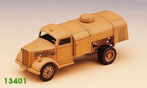 Сборная модель 1:72 топливозаправщик и подвозчик патронов GERMAN FUEL TRUCK & SCHWIMM WAG Academy 13401