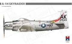 Assembled model 1/72 attack aircraft A-1H Skyraider Hobby 2000 72062