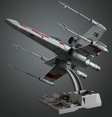 Prefab model 1/72 Star Wars X-Wing fighter Bandai 0191406 Revell 01200
