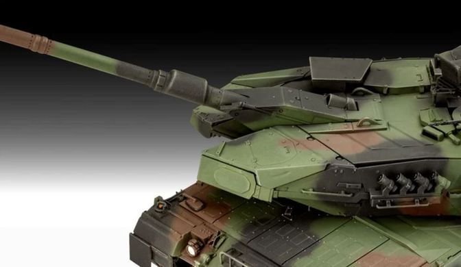 Revell 03360 1:35 Scale Model Kit: Leopard 2A7A1 Tank