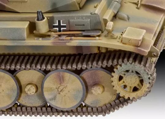 Selected model 1/72 tank Pz.Kpfw.II Ausf. L Luchs (Sd.Kfz. 123) Revell 03266