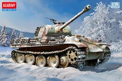 Assembled model 1/35 tank Pz.Kpfw.V Panther Ausf.G early Academy 13529