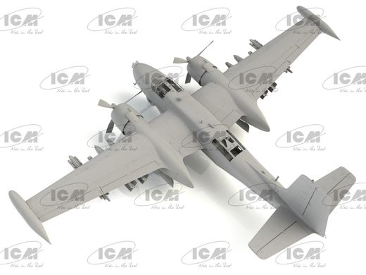 Prefab model 1/48 B-26K aircraft with American pilots and technicians ICM 48280