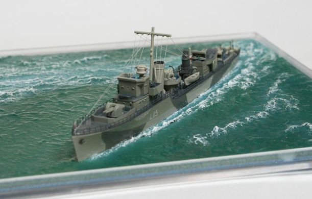 Сборная модель 1/700 эскортный эсминец класса Hunt II ORP Krakowiak 1944 IBG Models 70003