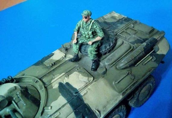 Сборная модель 1:72 бронетранспортера БТР-80 ранний ACE 72171