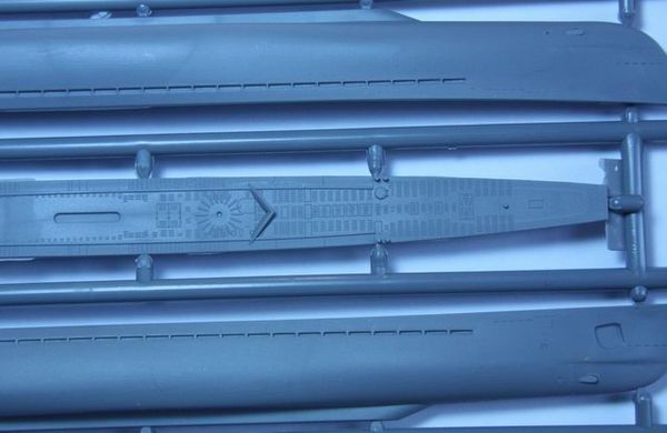 Сборная модель 1/350 подлодки U-BOOT U-40 IX A s.5 Mirage-Hobby 350504