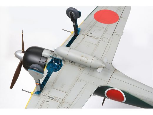 Збірна модель 1/48 літака Mitsubishi A6M5/5a Zero Fighter (Zeke) Tamiya 61103