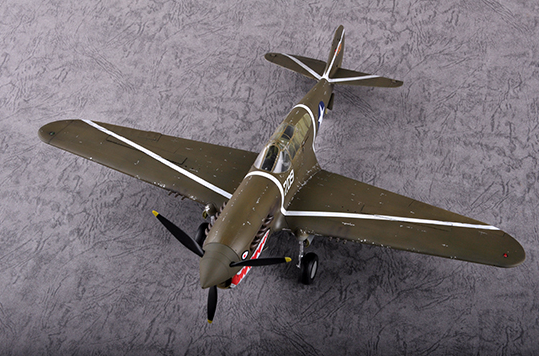 Assembled model aircraft 1/32 P-40F War Hawk Trumpeter 03227